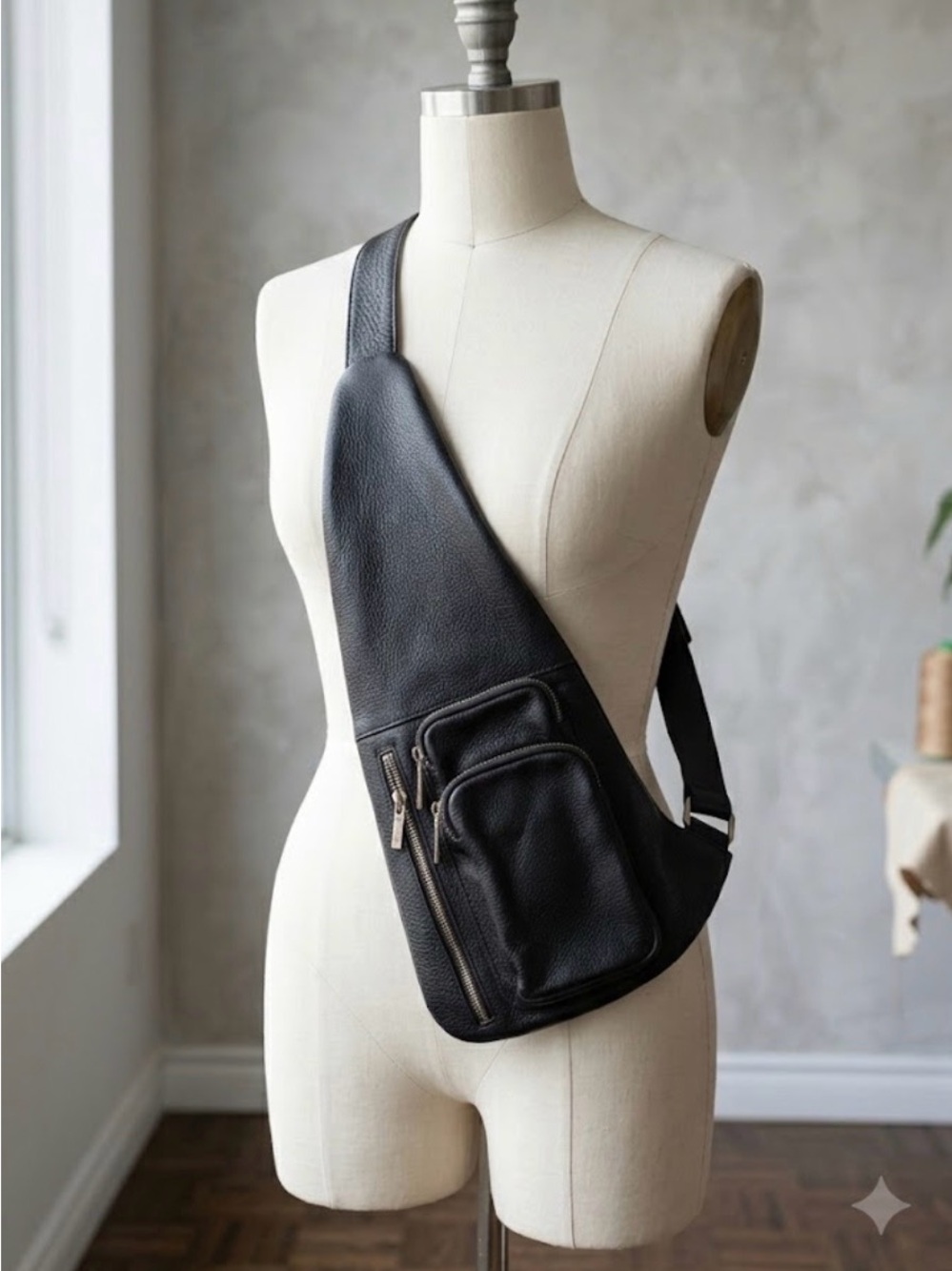 DANIER Vintage Black Pebbled Leather Anti-Theft Cross-Body Holster Sling Bag